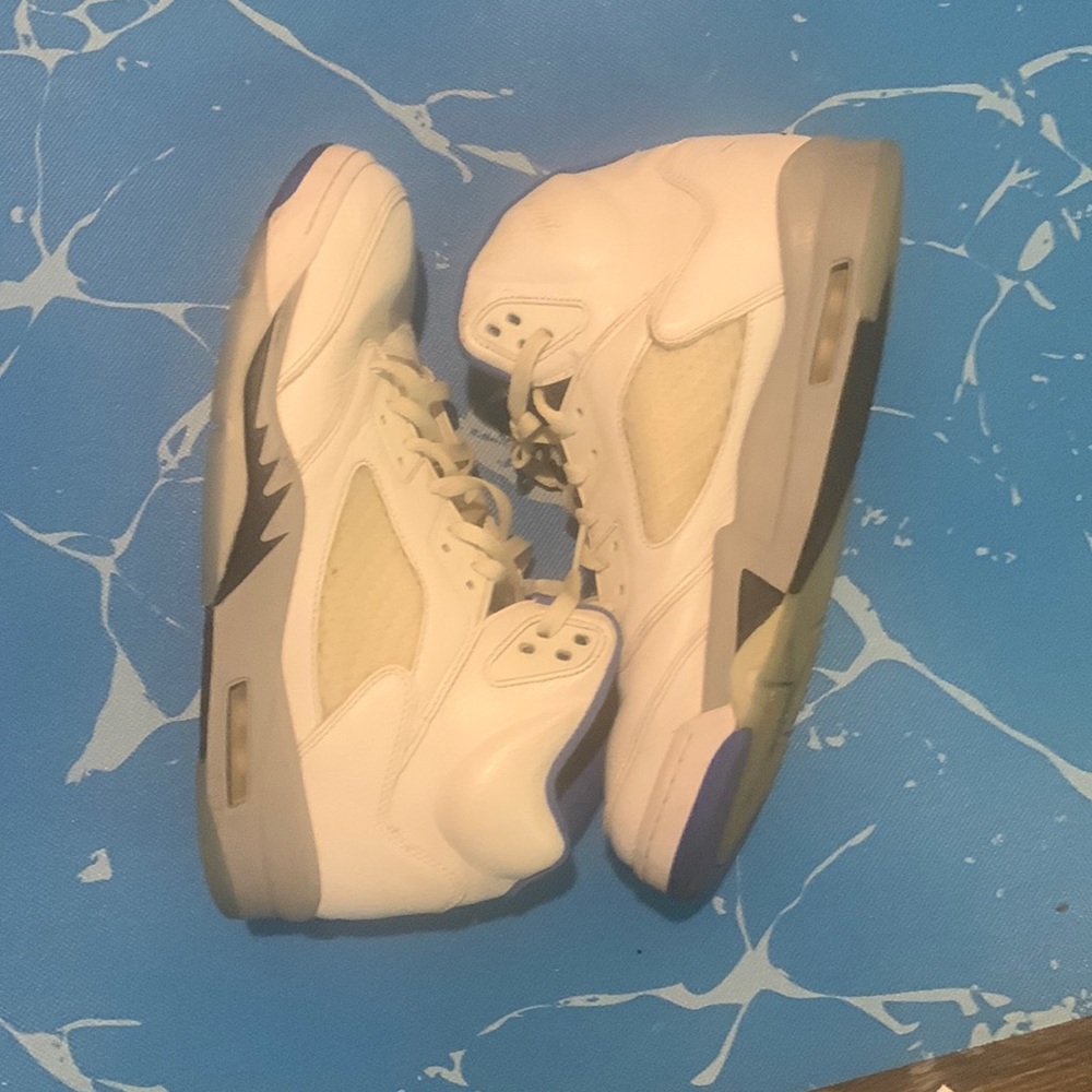 Air Jordan 5 Retro “White Stealth”